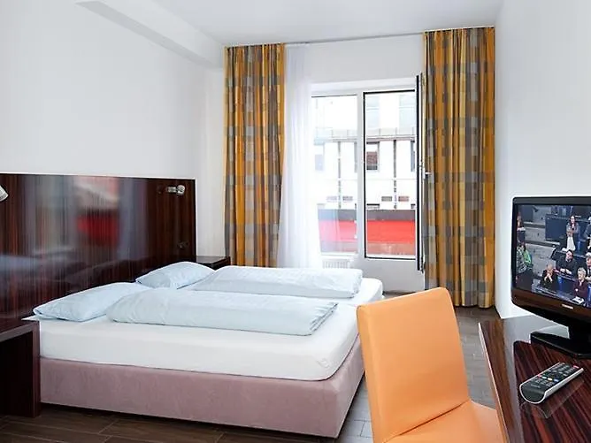 Jaeger'S Munich Hostel